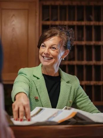 Receptionist hotel la monatanara