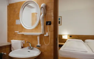 Montanara camera quadrupla 5