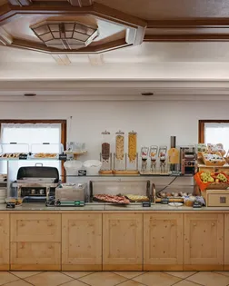 Buffet della prima colazione all'Hotel La Montanara