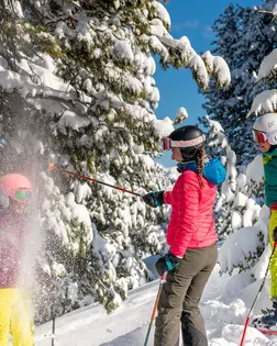 Bambini sulle piste da sci della Val di Fiemme