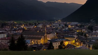 Predazzo trentino foto notturna